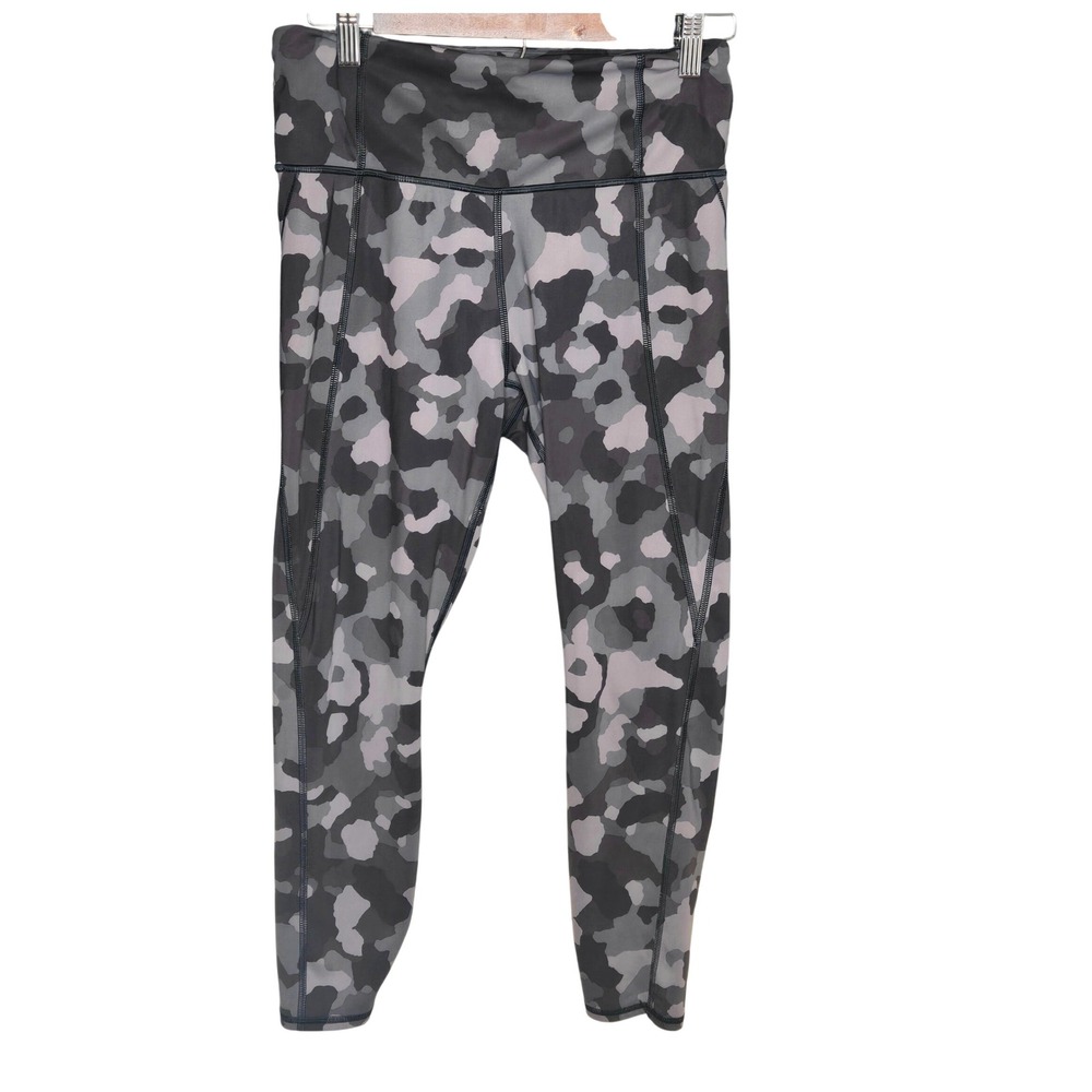 Athleta High Rise Lightning Camo 7/8 Tight Leggings Workout Athletic Medium?